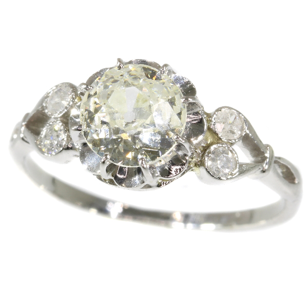 Belle Epoque diamond engagement ring a so called solitair